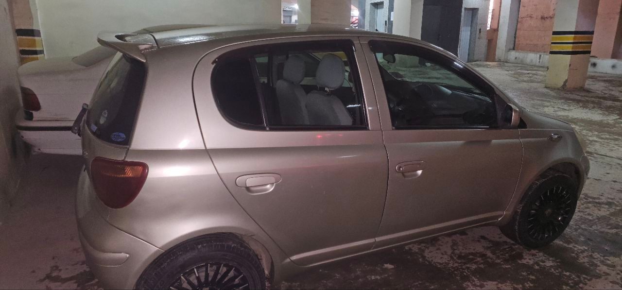 Toyota Vitz 2002 ( Real) - Image