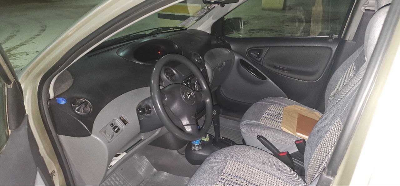 Toyota Vitz 2002 ( Real) - Image