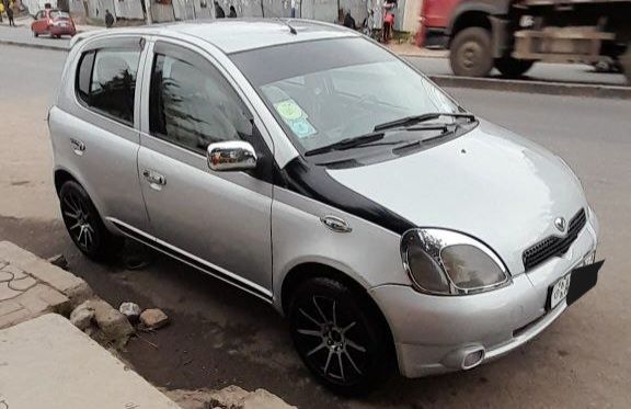 Toyota Vitz (RIDE)