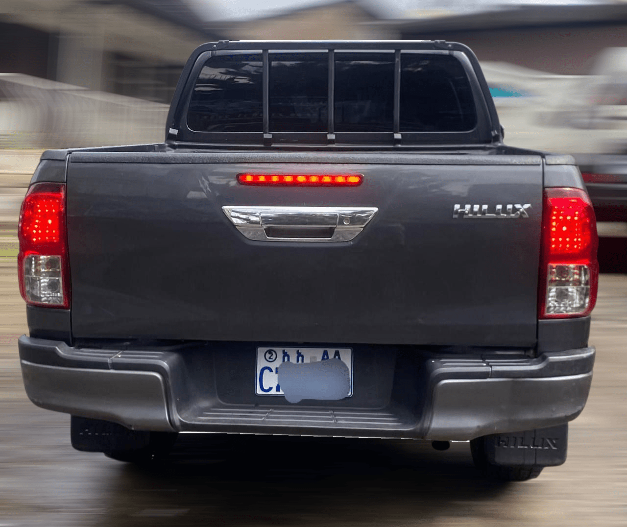 Toyota Hilux Invincible - Image