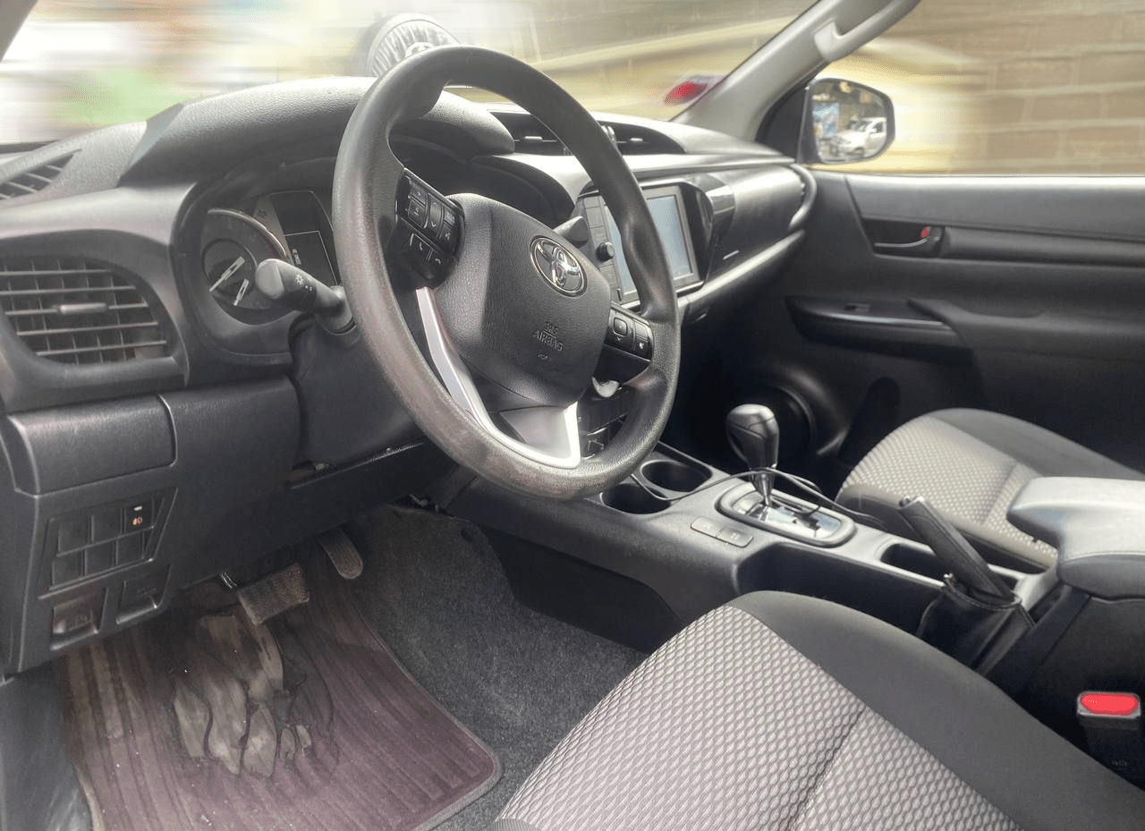 Toyota Hilux Invincible - Image