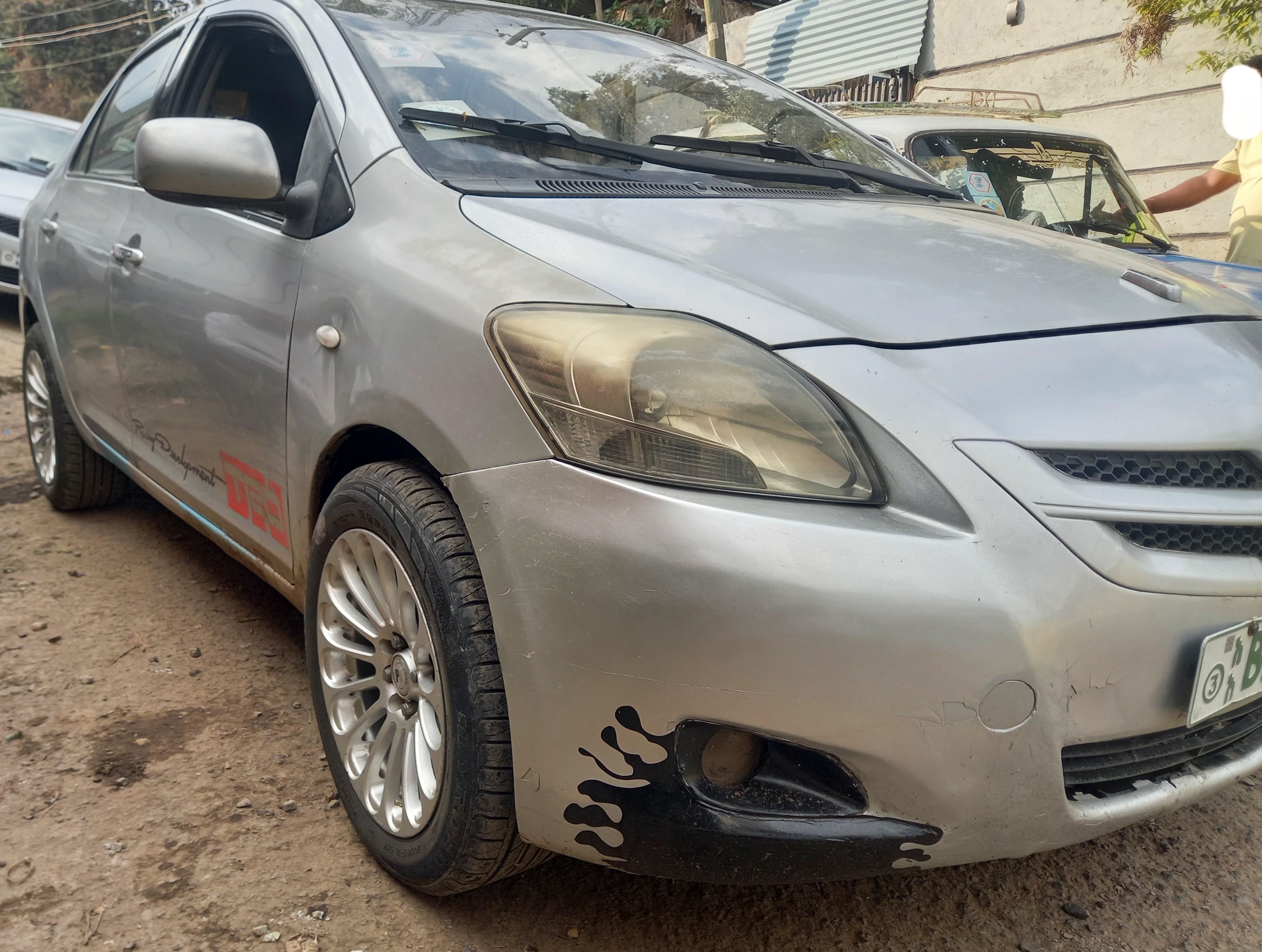 Toyota Yaris (Manual) - Image