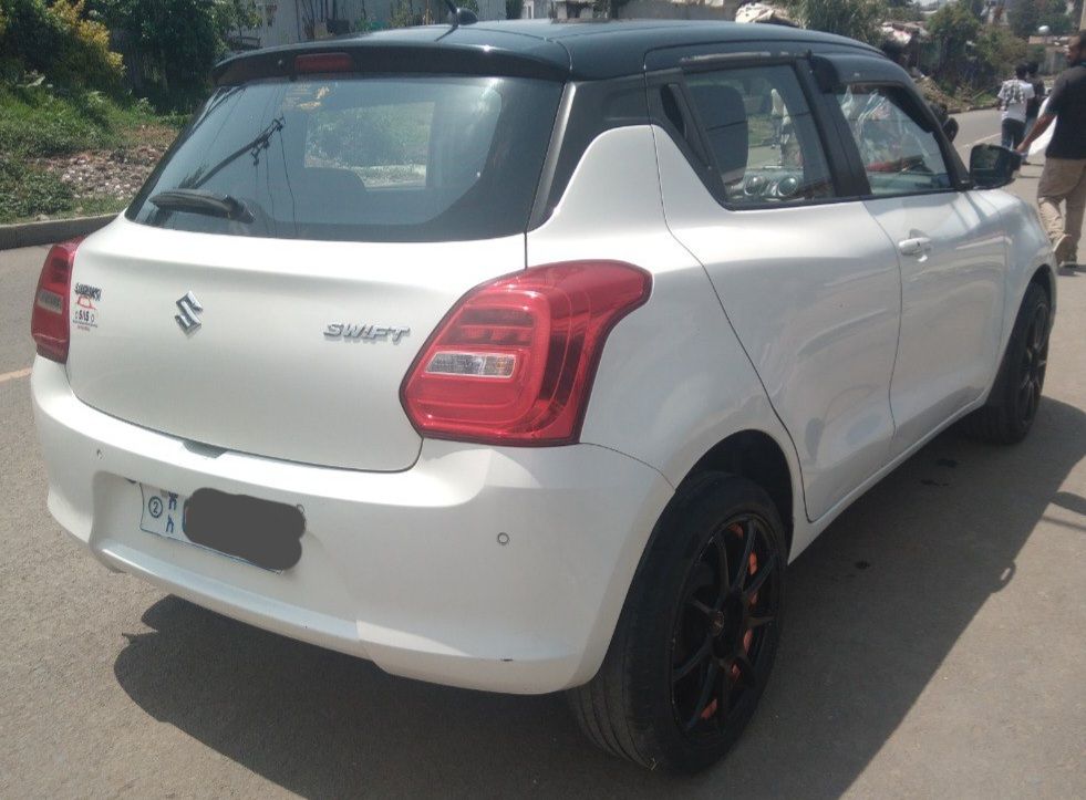 Suzuki Swift  - Image