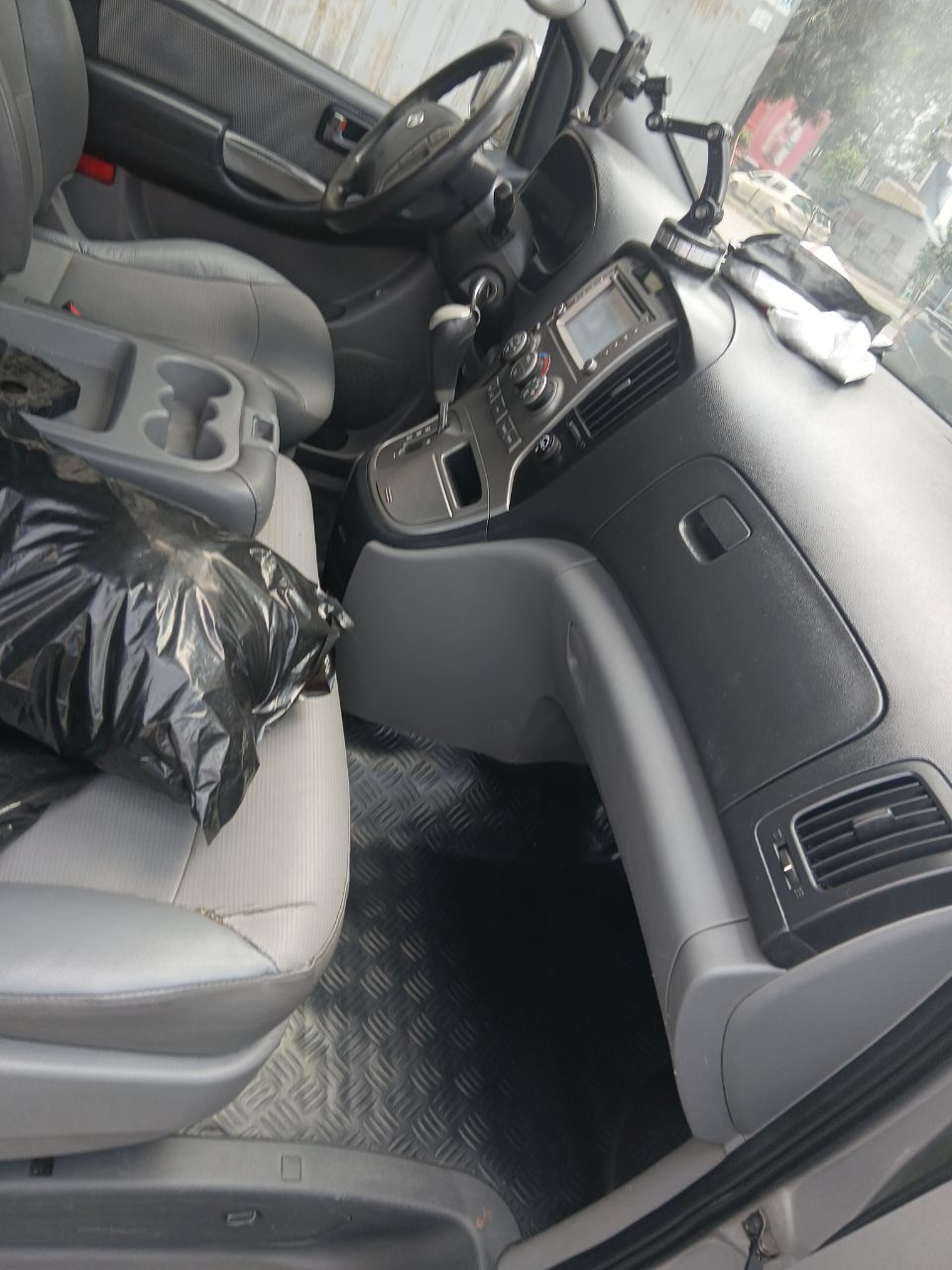 Hyundai Starex - Image