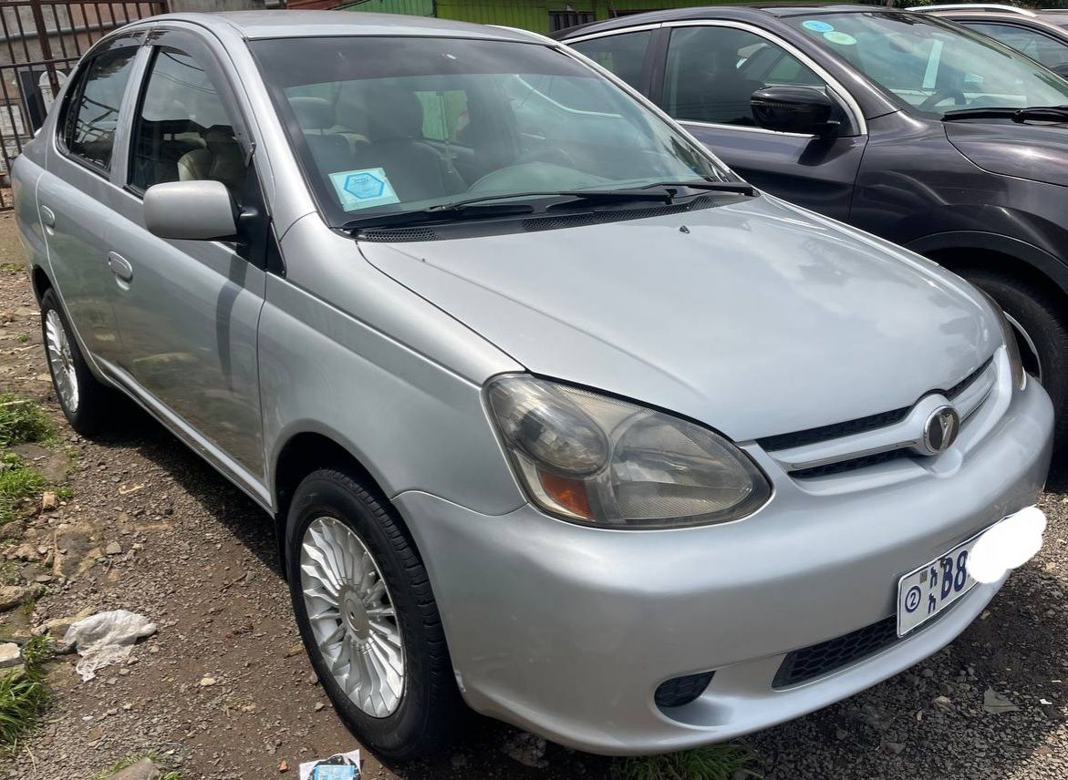 Toyota Platz (Real)