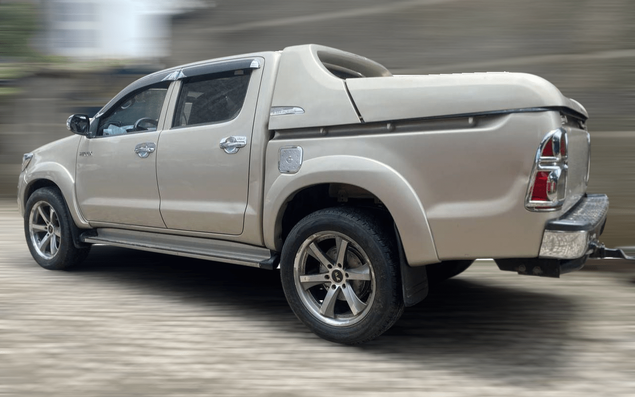Toyota Hilux Double Cab - Image