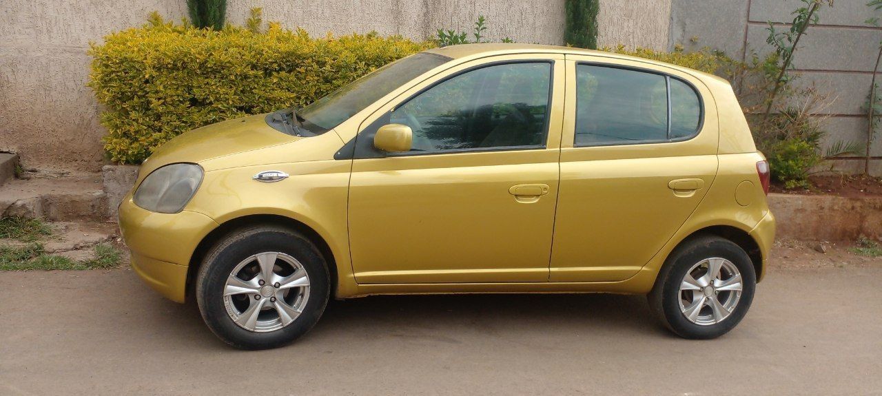 Toyota Vitz - Image