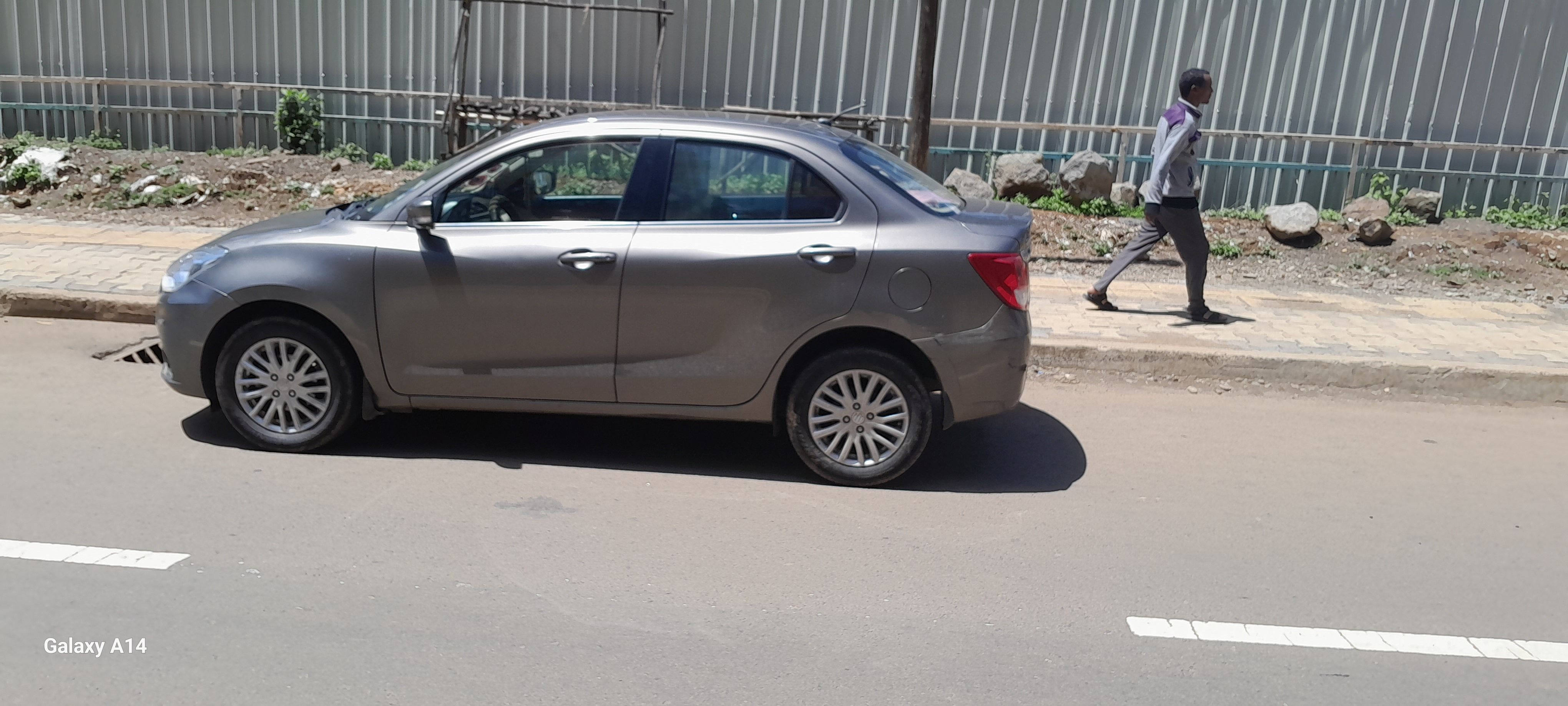 Suziki dezire with  loan 1850000 - Image