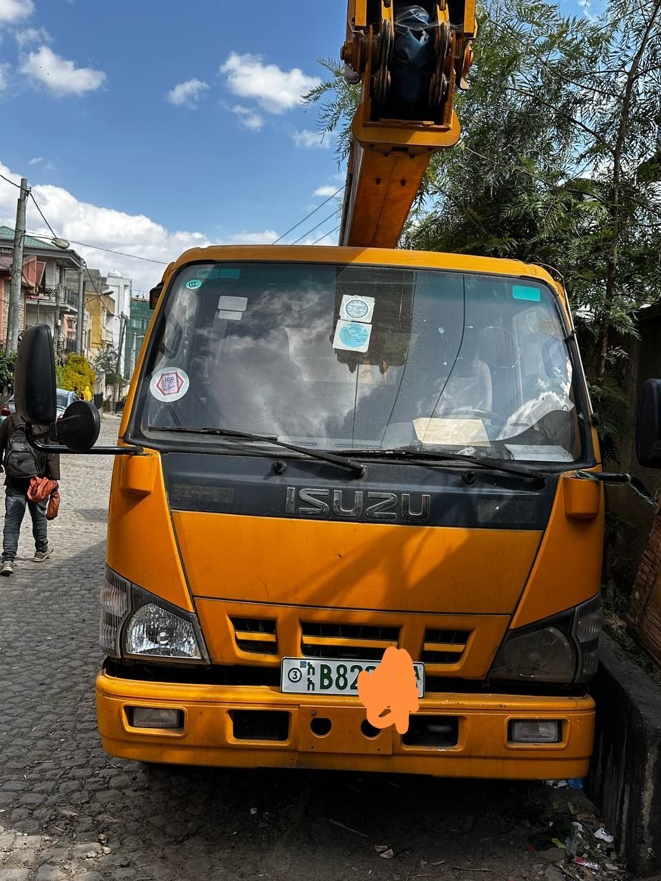 Isuzu crane - Image