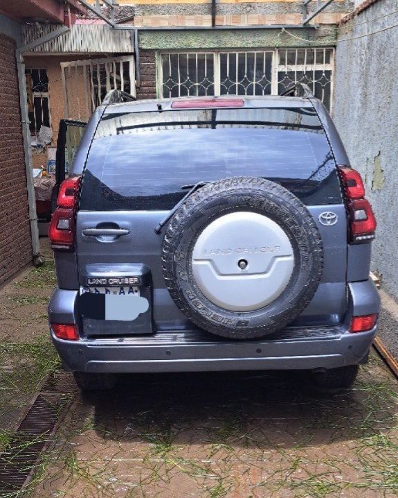 Toyota Landcruiser Prado  - Image