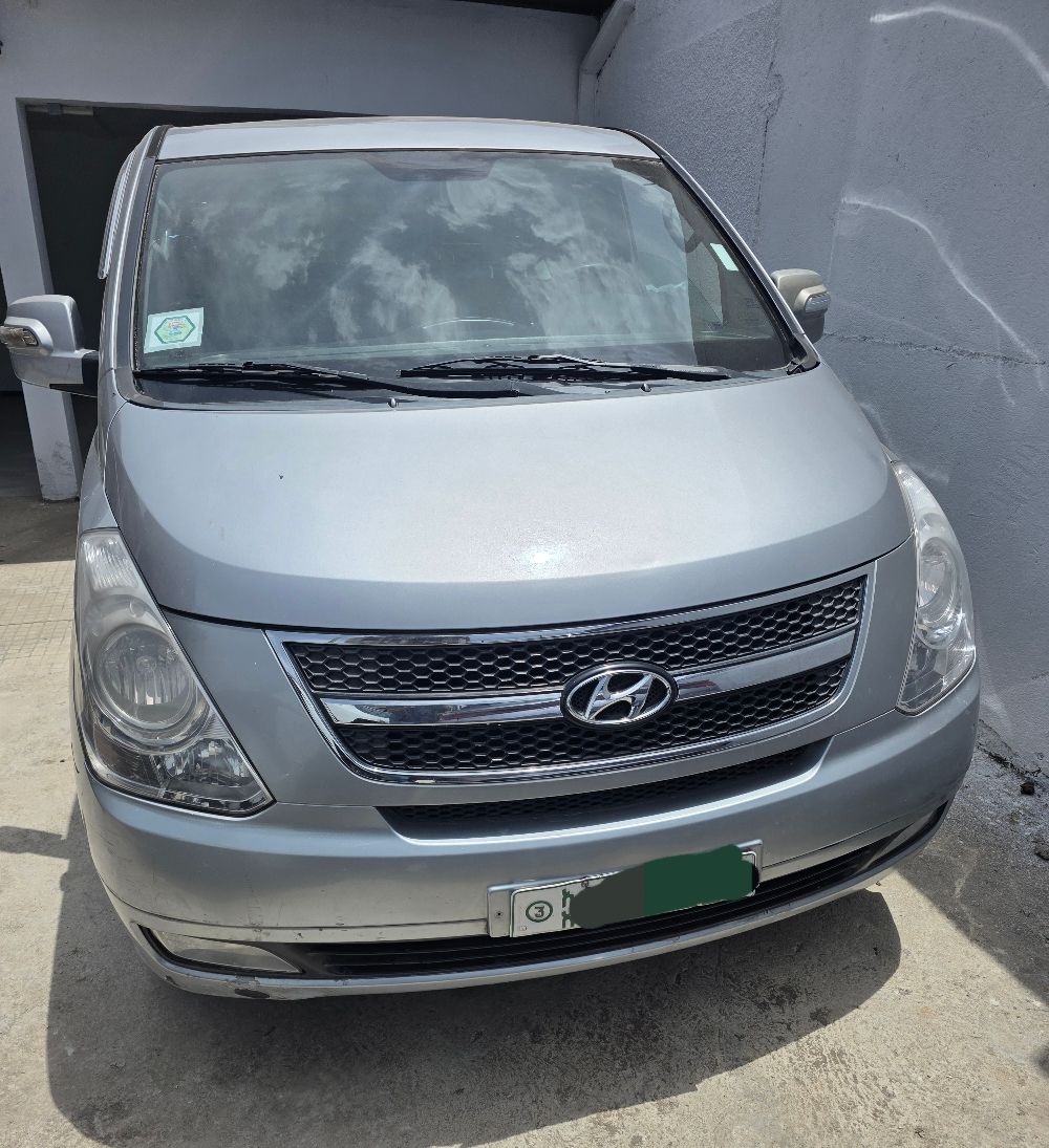 Hyundai Starex