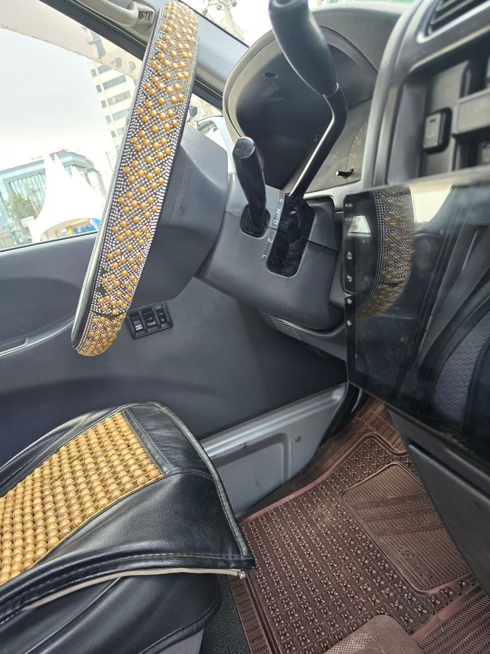TOYOTA D4D HALF VAN - Image