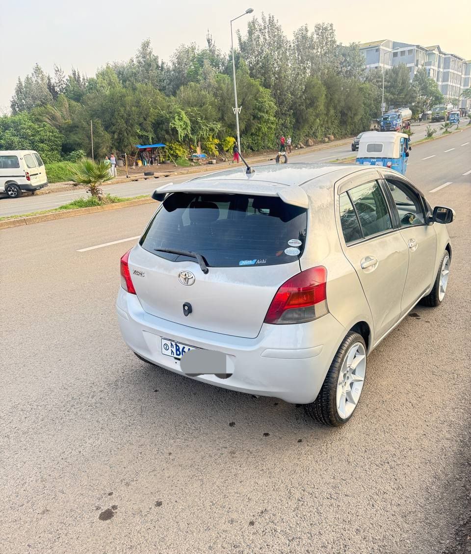 Toyota Yaris Compact  - Image