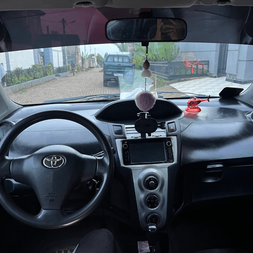 COMPACT YARIS  - Image