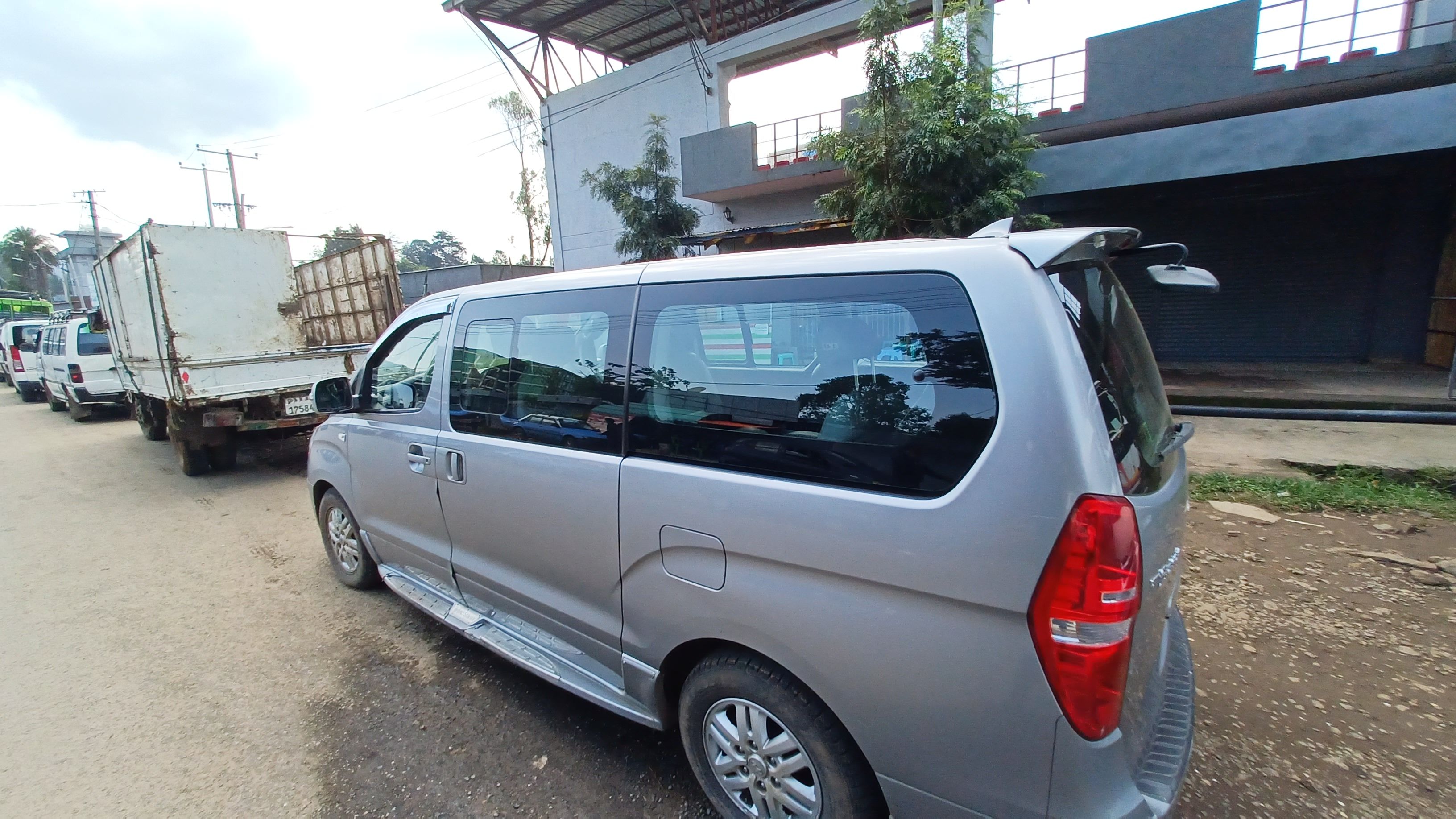 Hyundai Starex - Image