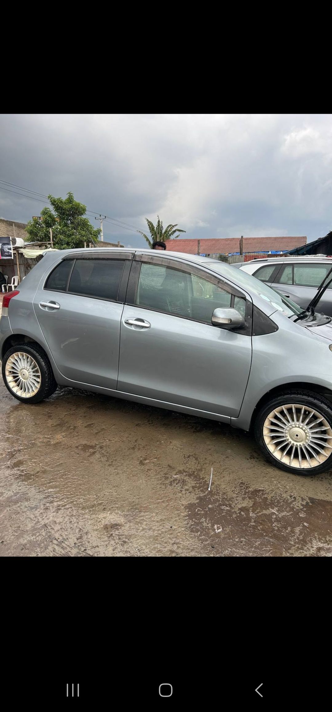 Toyota yaris  - Image