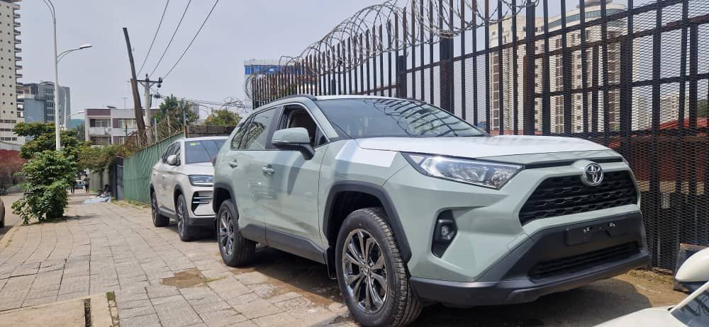 TOYTA RAV 4 2023