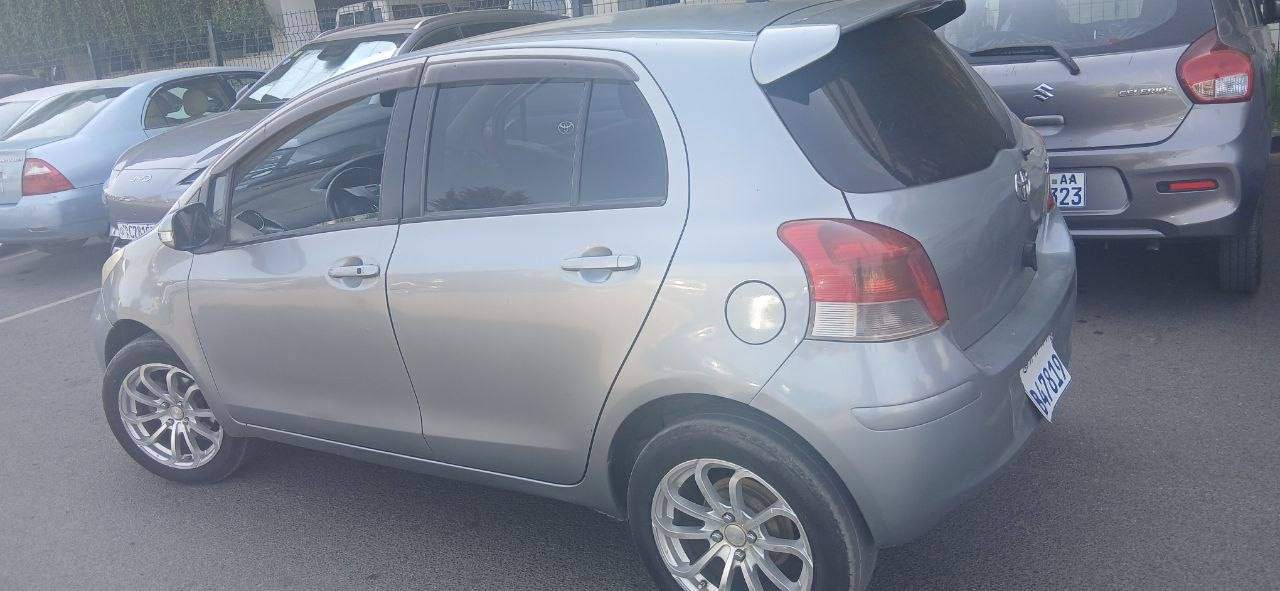 Toyota yaris compact 2008