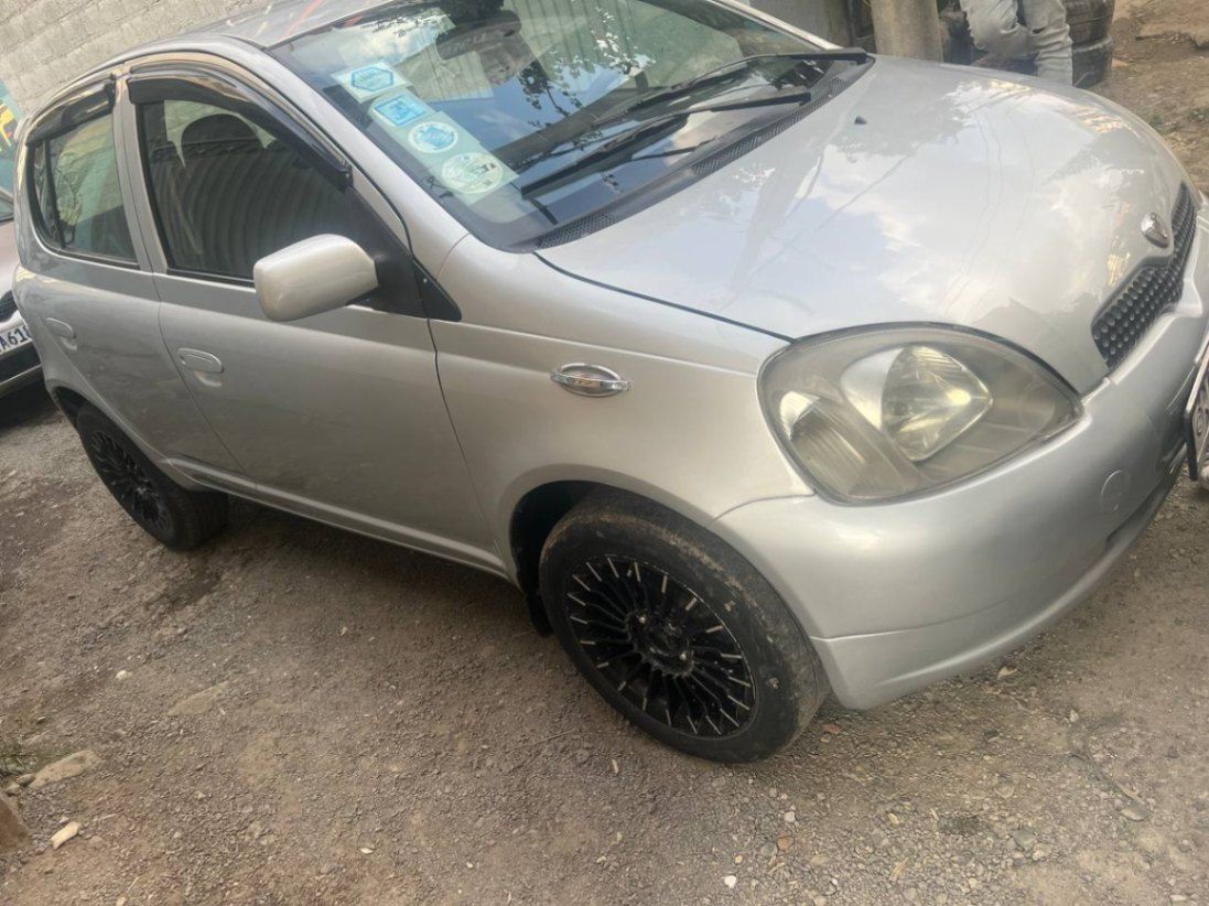 Toyota vitz 2001