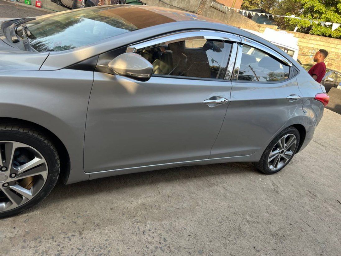 Hyundai avante 2012 - Image