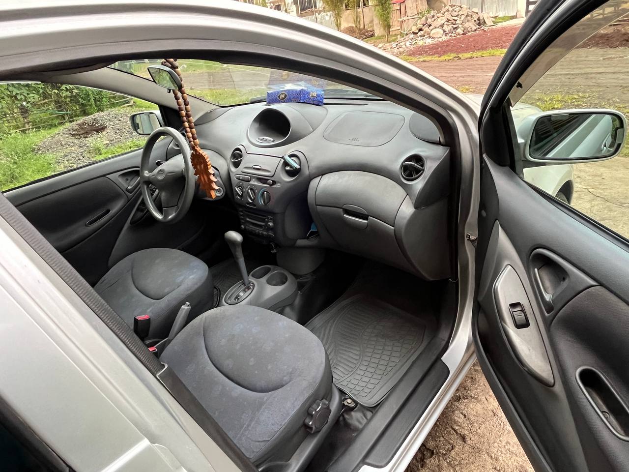 Toyota Vitz 2001 - Image